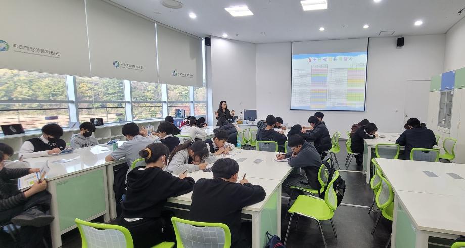 20251113 [Dive Into Your Future 해양과학자 로드+LAB]_군산서흥중 이미지