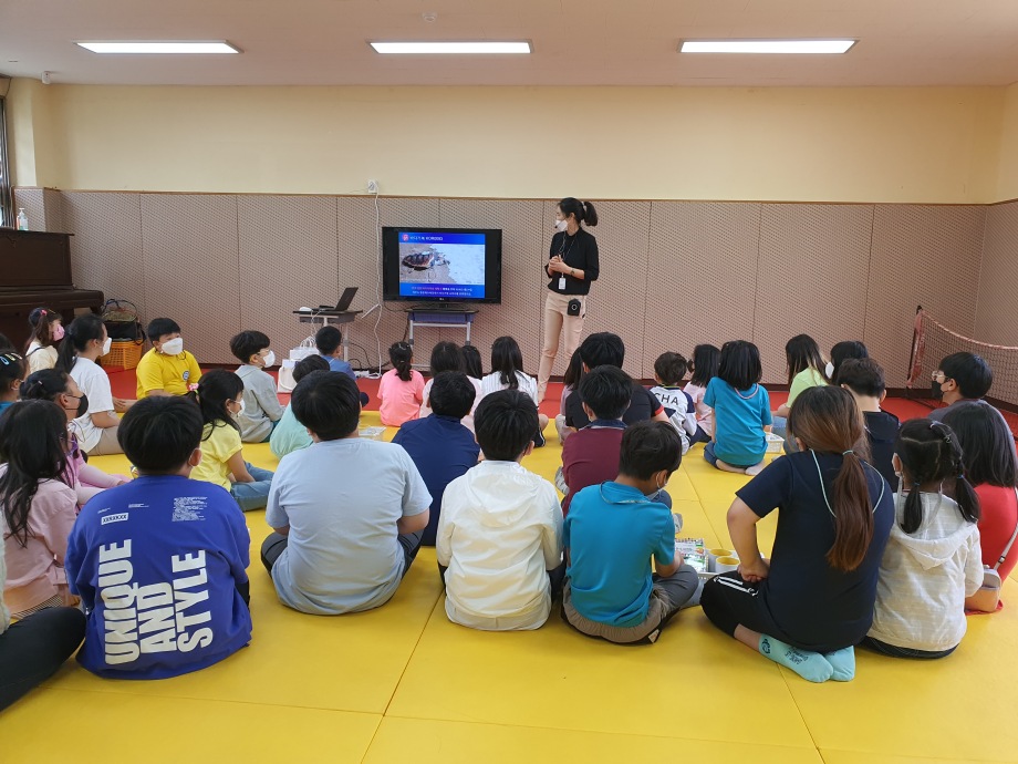 05월 26일(수)[찾아가는해양수산자원학교] SOS! 바다생물을 구해줘_군산내흥초 이미지