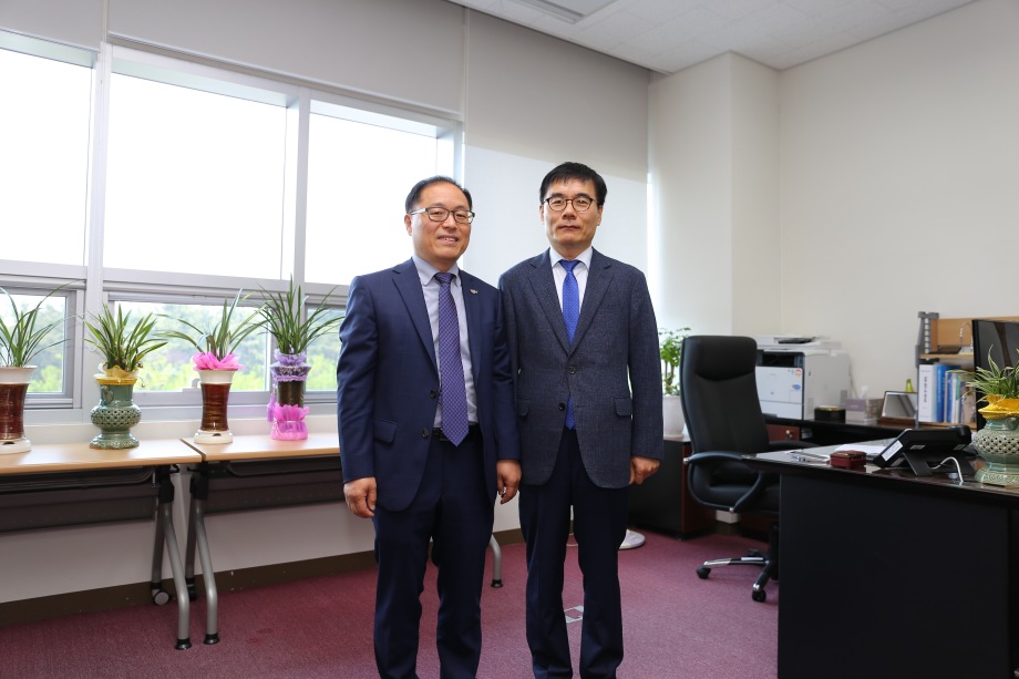 서천군 박여종 부군수 김은옥 상임이사 방문 이미지